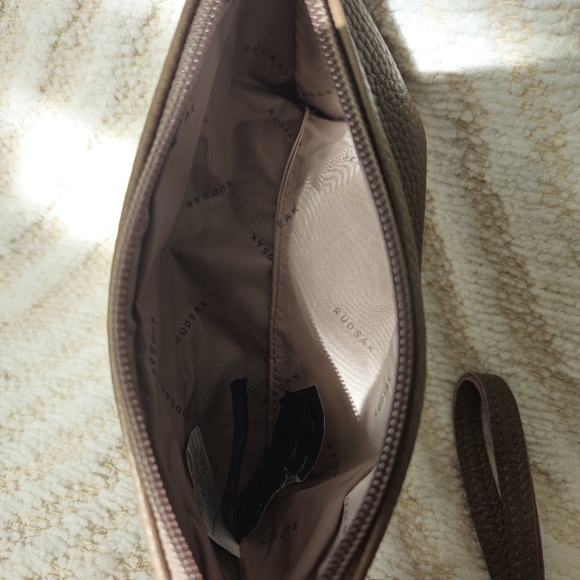 RUDSAK leather Wristlet - Picture 4 of 4